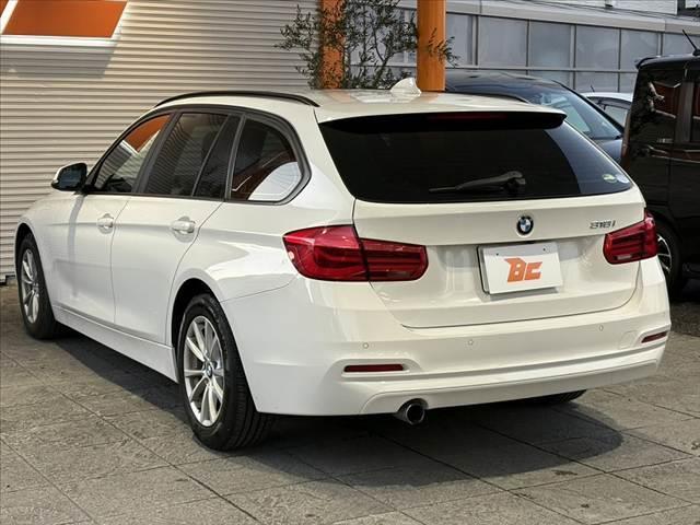 ３シリーズ ３１８ｉツーリング　車検整備付　後期　ナビ　Ｂモニ　ＬＥＤ　パワーシート　パワーバックドア　Ｐスタート　Ｐセンサー　Ｐガラス　Ａライト　Ａストップ　クルコン　スマートキー　革巻きステア　アームレスト　純正１６インチＡＷ（15枚目）