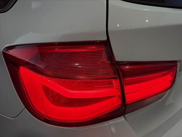 ３シリーズ ３１８ｉツーリング　車検整備付　後期　ナビ　Ｂモニ　ＬＥＤ　パワーシート　パワーバックドア　Ｐスタート　Ｐセンサー　Ｐガラス　Ａライト　Ａストップ　クルコン　スマートキー　革巻きステア　アームレスト　純正１６インチＡＷ（40枚目）
