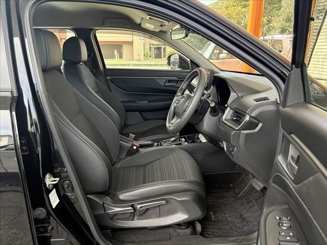 WR-V Z 禁煙車 9型ナビ ホンダセンシング フルセグ Bカメラ BT ETC LED フォグ Aライト レーダークルーズ パドルシフト ステリモ 横滑り レベライザー Pセンサー ドラレコ 純正17インチAW(16枚目)