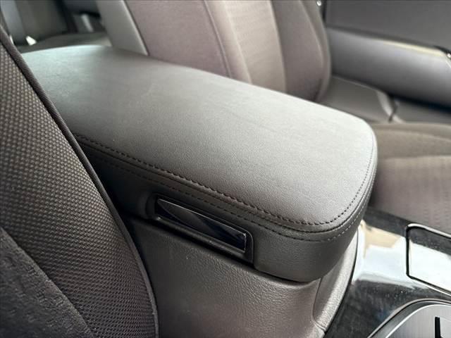 クラウン 3.5アスリート アニバーサリーエディション 禁煙 8インチナビ フルセグ Bカメラ ETC クルコン HID Aライト Pシート 横滑り防止 スマートキー×2 Pスタート ステリモ 純正18インチAW アームレスト マットバイザー SRSエアB(33枚目)