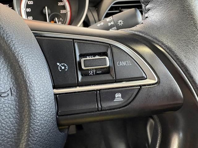 スイフト XGリミテッド 禁煙 セーフティパッケージ LEDヘッド プッシュスタート オートライト スマートキー デュアルセンサーブレーキサポート ステリモ チルトステアリング シートリフター シートヒーター SRSエアバッグ(6枚目)