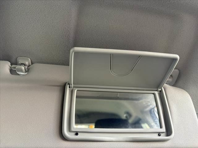 スイフト XGリミテッド 禁煙 セーフティパッケージ LEDヘッド プッシュスタート オートライト スマートキー デュアルセンサーブレーキサポート ステリモ チルトステアリング シートリフター シートヒーター SRSエアバッグ(29枚目)