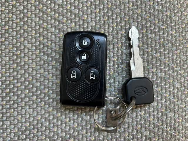 タント Ｘ　スマートセレクションＳＡ　両側電動スライドドア　エコアイドル　ＣＤオーディオ　オートライト　ヘッドライトレベライザー　Ｐスタート　スマートキー×２　横滑り防止　衝突防止　ＳＲＳエアバッグ　ＡＢＳ　マットバイザー（7枚目）