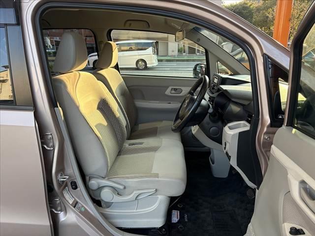 ムーヴ Xターボ SAII 車検整備付 禁煙 CDオーディオ スマートキー Aストップ ETC Pスタート Aエアコン 横滑防止 リフター アームレスト Aライト マットバイザー 集中ドアロック セキュリティ 純正14インチAW(16枚目)