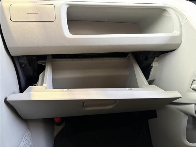 ムーヴ Xターボ SAII 車検整備付 禁煙 CDオーディオ スマートキー Aストップ ETC Pスタート Aエアコン 横滑防止 リフター アームレスト Aライト マットバイザー 集中ドアロック セキュリティ 純正14インチAW(28枚目)