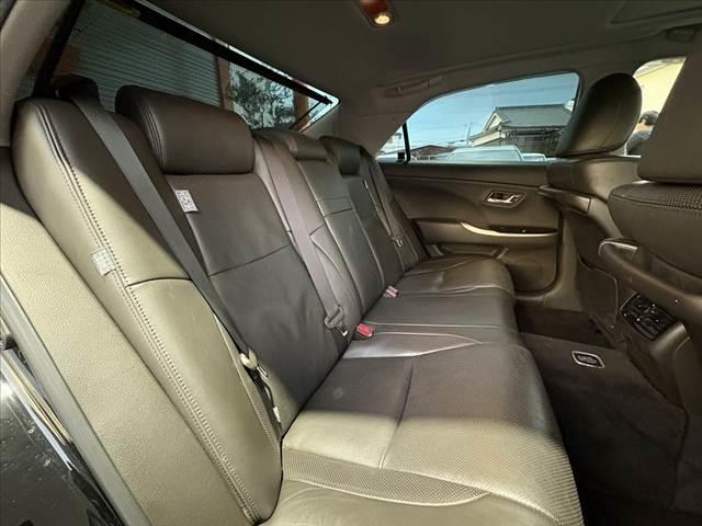 クラウン アスリートGパッケージ 車検整備付 禁煙車 後期 ムーンルーフ ナビ 地デジ Bカメラ HIDヘッドライト Pスタート スマートキー×2 ETC DVD SRSエアバッグ パワーシート アクセサリーソケット マットバイザー(18枚目)