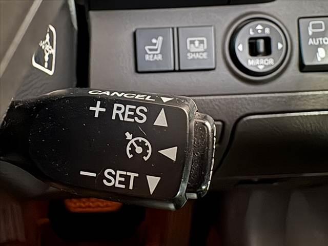 クラウン アスリートGパッケージ 車検整備付 禁煙車 後期 ムーンルーフ ナビ 地デジ Bカメラ HIDヘッドライト Pスタート スマートキー×2 ETC DVD SRSエアバッグ パワーシート アクセサリーソケット マットバイザー(25枚目)