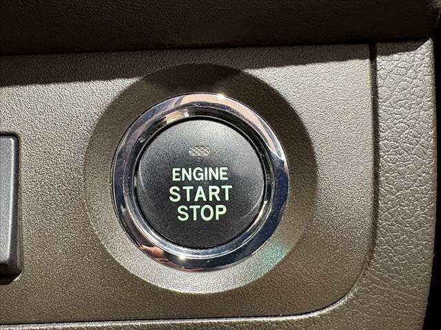 クラウン アスリートGパッケージ 車検整備付 禁煙車 後期 ムーンルーフ ナビ 地デジ Bカメラ HIDヘッドライト Pスタート スマートキー×2 ETC DVD SRSエアバッグ パワーシート アクセサリーソケット マットバイザー(27枚目)