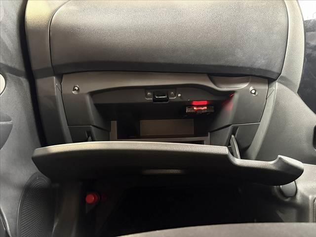 ノート e-パワー B 車検整備付 後期 禁煙 インテリミラー 全方位 ETC スマートキー CDチューナー Aライト チルトステア シートリフター 電格ミラー Pガラス Aエアコン エマブレ 横滑り防止 クリソナ(26枚目)