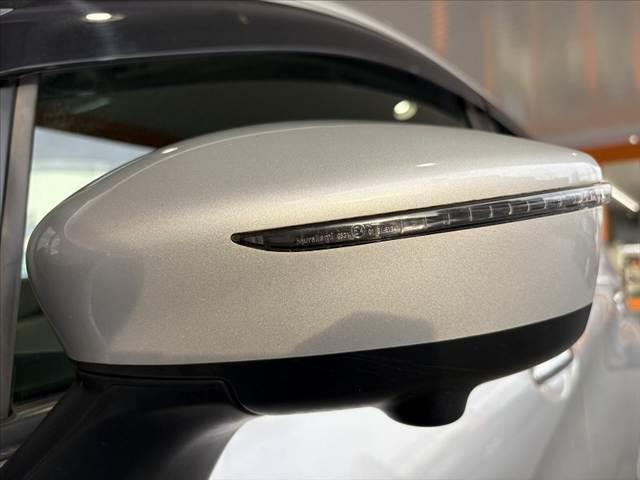 ノート e-パワー B 車検整備付 後期 禁煙 インテリミラー 全方位 ETC スマートキー CDチューナー Aライト チルトステア シートリフター 電格ミラー Pガラス Aエアコン エマブレ 横滑り防止 クリソナ(34枚目)