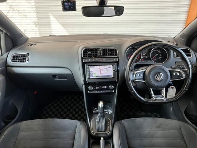 ポロ ブルーGT 車検整備付 後期 禁煙 ナビ 地デジ バックカメラ ETC DVD クルコン Aライト Aストップ キーレス スペアキー 革巻きステアリング SRSエアバッグ アクセサリーソケット バニティミラー(2枚目)