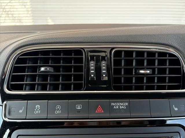 ポロ ブルーGT 車検整備付 後期 禁煙 ナビ 地デジ バックカメラ ETC DVD クルコン Aライト Aストップ キーレス スペアキー 革巻きステアリング SRSエアバッグ アクセサリーソケット バニティミラー(4枚目)