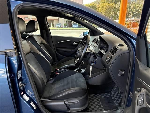 ポロ ブルーGT 車検整備付 後期 禁煙 ナビ 地デジ バックカメラ ETC DVD クルコン Aライト Aストップ キーレス スペアキー 革巻きステアリング SRSエアバッグ アクセサリーソケット バニティミラー(16枚目)