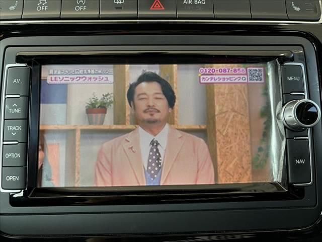 ポロ ブルーGT 車検整備付 後期 禁煙 ナビ 地デジ バックカメラ ETC DVD クルコン Aライト Aストップ キーレス スペアキー 革巻きステアリング SRSエアバッグ アクセサリーソケット バニティミラー(24枚目)