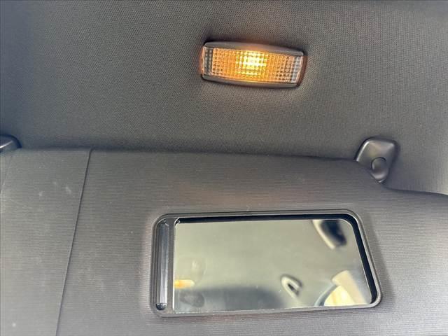 ポロ ブルーGT 車検整備付 後期 禁煙 ナビ 地デジ バックカメラ ETC DVD クルコン Aライト Aストップ キーレス スペアキー 革巻きステアリング SRSエアバッグ アクセサリーソケット バニティミラー(33枚目)