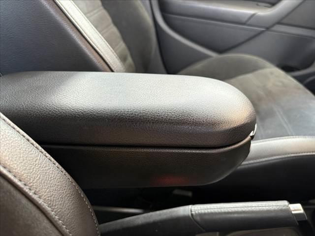 ポロ ブルーGT 車検整備付 後期 禁煙 ナビ 地デジ バックカメラ ETC DVD クルコン Aライト Aストップ キーレス スペアキー 革巻きステアリング SRSエアバッグ アクセサリーソケット バニティミラー(34枚目)