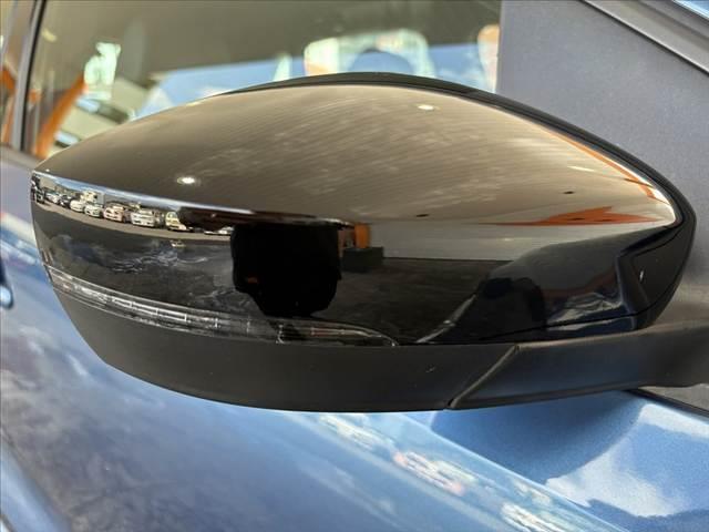 ポロ ブルーGT 車検整備付 後期 禁煙 ナビ 地デジ バックカメラ ETC DVD クルコン Aライト Aストップ キーレス スペアキー 革巻きステアリング SRSエアバッグ アクセサリーソケット バニティミラー(37枚目)