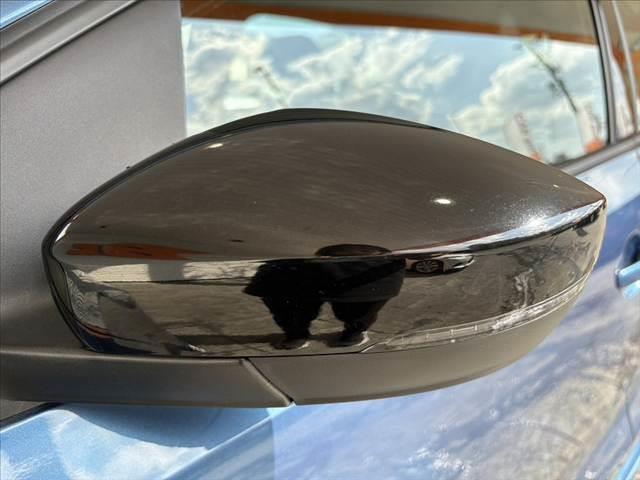 ポロ ブルーGT 車検整備付 後期 禁煙 ナビ 地デジ バックカメラ ETC DVD クルコン Aライト Aストップ キーレス スペアキー 革巻きステアリング SRSエアバッグ アクセサリーソケット バニティミラー(38枚目)