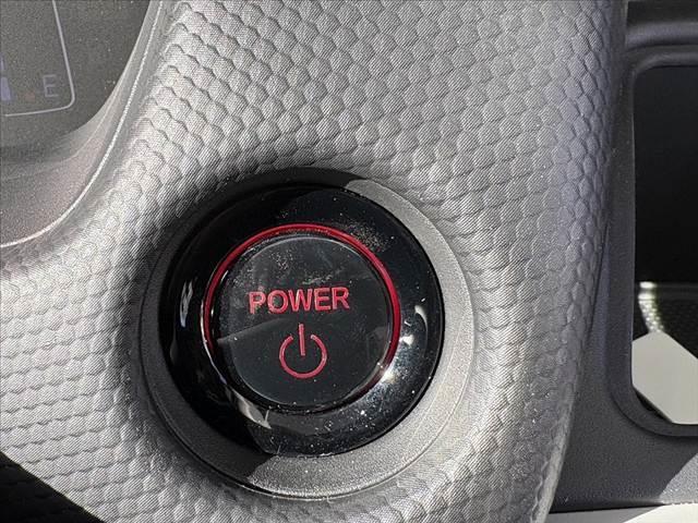 フィット ｅ：ＨＥＶベーシック　車検整備付　禁煙車　ホンダセンシング　Ｐスタート　ＬＥＤヘッド　スマートキー　クルコン　オートライト　電動パーキングブレーキ　ＥＴＣ　ＣＤオーディオ　コーナーセンサー　衝突軽減ブレーキ　フロアマット（23枚目）