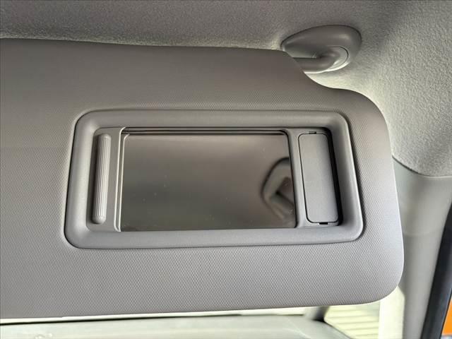 フィット ｅ：ＨＥＶベーシック　車検整備付　禁煙車　ホンダセンシング　Ｐスタート　ＬＥＤヘッド　スマートキー　クルコン　オートライト　電動パーキングブレーキ　ＥＴＣ　ＣＤオーディオ　コーナーセンサー　衝突軽減ブレーキ　フロアマット（28枚目）