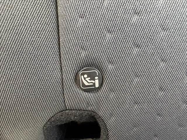 フィット ｅ：ＨＥＶベーシック　車検整備付　禁煙車　ホンダセンシング　Ｐスタート　ＬＥＤヘッド　スマートキー　クルコン　オートライト　電動パーキングブレーキ　ＥＴＣ　ＣＤオーディオ　コーナーセンサー　衝突軽減ブレーキ　フロアマット（31枚目）