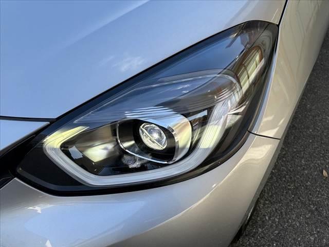 フィット ｅ：ＨＥＶベーシック　車検整備付　禁煙車　ホンダセンシング　Ｐスタート　ＬＥＤヘッド　スマートキー　クルコン　オートライト　電動パーキングブレーキ　ＥＴＣ　ＣＤオーディオ　コーナーセンサー　衝突軽減ブレーキ　フロアマット（37枚目）