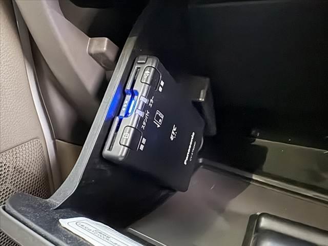 ＮＶ１００クリッパーバン ＤＸ　ＧＬセーフティパッケージ　禁煙車　ナビ　ＥＴＣ　リモコンキー　衝突軽減ブレーキ　踏み間違い防止　車線逸脱警報　パワステ　パワーウィンドウ　コーナーセンサー　Ａライト　横滑り防止　プライバシーガラス　電格ミラー　エアバック（4枚目）