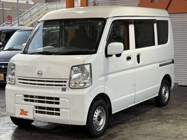 ＮＶ１００クリッパーバン ＤＸ　ＧＬセーフティパッケージ　禁煙車　ナビ　ＥＴＣ　リモコンキー　衝突軽減ブレーキ　踏み間違い防止　車線逸脱警報　パワステ　パワーウィンドウ　コーナーセンサー　Ａライト　横滑り防止　プライバシーガラス　電格ミラー　エアバック（10枚目）