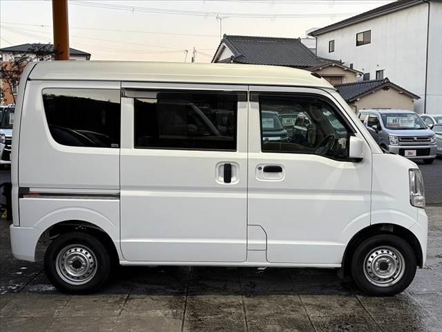 ＮＶ１００クリッパーバン ＤＸ　ＧＬセーフティパッケージ　禁煙車　ナビ　ＥＴＣ　リモコンキー　衝突軽減ブレーキ　踏み間違い防止　車線逸脱警報　パワステ　パワーウィンドウ　コーナーセンサー　Ａライト　横滑り防止　プライバシーガラス　電格ミラー　エアバック（11枚目）