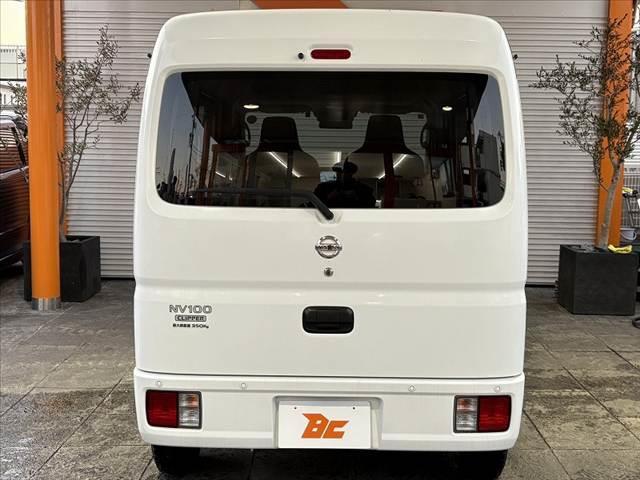 ＮＶ１００クリッパーバン ＤＸ　ＧＬセーフティパッケージ　禁煙車　ナビ　ＥＴＣ　リモコンキー　衝突軽減ブレーキ　踏み間違い防止　車線逸脱警報　パワステ　パワーウィンドウ　コーナーセンサー　Ａライト　横滑り防止　プライバシーガラス　電格ミラー　エアバック（14枚目）