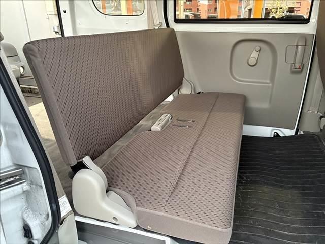 ＮＶ１００クリッパーバン ＤＸ　ＧＬセーフティパッケージ　禁煙車　ナビ　ＥＴＣ　リモコンキー　衝突軽減ブレーキ　踏み間違い防止　車線逸脱警報　パワステ　パワーウィンドウ　コーナーセンサー　Ａライト　横滑り防止　プライバシーガラス　電格ミラー　エアバック（17枚目）