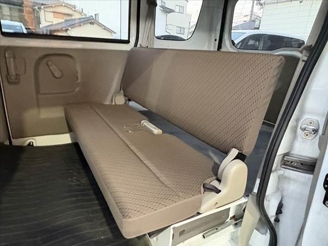 ＮＶ１００クリッパーバン ＤＸ　ＧＬセーフティパッケージ　禁煙車　ナビ　ＥＴＣ　リモコンキー　衝突軽減ブレーキ　踏み間違い防止　車線逸脱警報　パワステ　パワーウィンドウ　コーナーセンサー　Ａライト　横滑り防止　プライバシーガラス　電格ミラー　エアバック（19枚目）