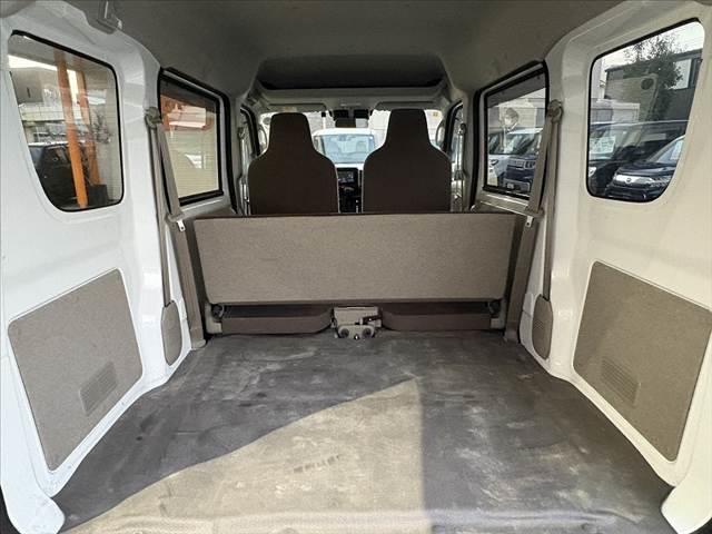 ＮＶ１００クリッパーバン ＤＸ　ＧＬセーフティパッケージ　禁煙車　ナビ　ＥＴＣ　リモコンキー　衝突軽減ブレーキ　踏み間違い防止　車線逸脱警報　パワステ　パワーウィンドウ　コーナーセンサー　Ａライト　横滑り防止　プライバシーガラス　電格ミラー　エアバック（20枚目）