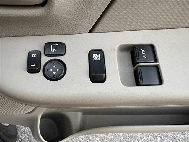 ＮＶ１００クリッパーバン ＤＸ　ＧＬセーフティパッケージ　禁煙車　ナビ　ＥＴＣ　リモコンキー　衝突軽減ブレーキ　踏み間違い防止　車線逸脱警報　パワステ　パワーウィンドウ　コーナーセンサー　Ａライト　横滑り防止　プライバシーガラス　電格ミラー　エアバック（25枚目）