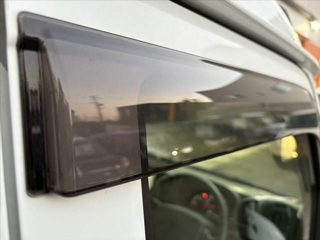 ＮＶ１００クリッパーバン ＤＸ　ＧＬセーフティパッケージ　禁煙車　ナビ　ＥＴＣ　リモコンキー　衝突軽減ブレーキ　踏み間違い防止　車線逸脱警報　パワステ　パワーウィンドウ　コーナーセンサー　Ａライト　横滑り防止　プライバシーガラス　電格ミラー　エアバック（28枚目）