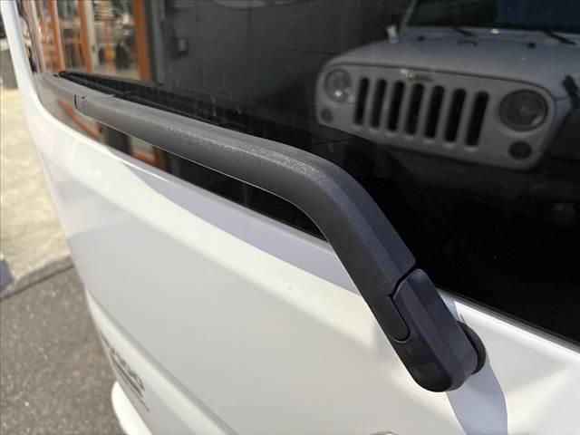 ＮＶ１００クリッパーバン ＤＸ　ＧＬセーフティパッケージ　禁煙車　ナビ　ＥＴＣ　リモコンキー　衝突軽減ブレーキ　踏み間違い防止　車線逸脱警報　パワステ　パワーウィンドウ　コーナーセンサー　Ａライト　横滑り防止　プライバシーガラス　電格ミラー　エアバック（29枚目）