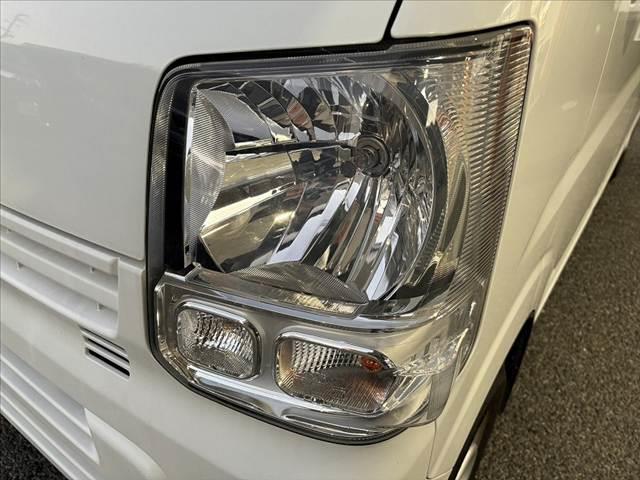 ＮＶ１００クリッパーバン ＤＸ　ＧＬセーフティパッケージ　禁煙車　ナビ　ＥＴＣ　リモコンキー　衝突軽減ブレーキ　踏み間違い防止　車線逸脱警報　パワステ　パワーウィンドウ　コーナーセンサー　Ａライト　横滑り防止　プライバシーガラス　電格ミラー　エアバック（33枚目）