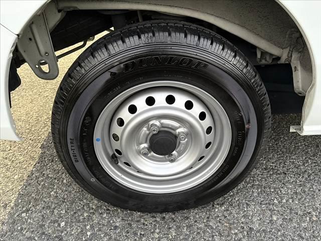 ＮＶ１００クリッパーバン ＤＸ　ＧＬセーフティパッケージ　禁煙車　ナビ　ＥＴＣ　リモコンキー　衝突軽減ブレーキ　踏み間違い防止　車線逸脱警報　パワステ　パワーウィンドウ　コーナーセンサー　Ａライト　横滑り防止　プライバシーガラス　電格ミラー　エアバック（36枚目）