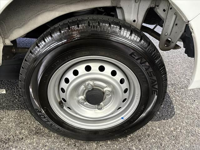 ＮＶ１００クリッパーバン ＤＸ　ＧＬセーフティパッケージ　禁煙車　ナビ　ＥＴＣ　リモコンキー　衝突軽減ブレーキ　踏み間違い防止　車線逸脱警報　パワステ　パワーウィンドウ　コーナーセンサー　Ａライト　横滑り防止　プライバシーガラス　電格ミラー　エアバック（38枚目）