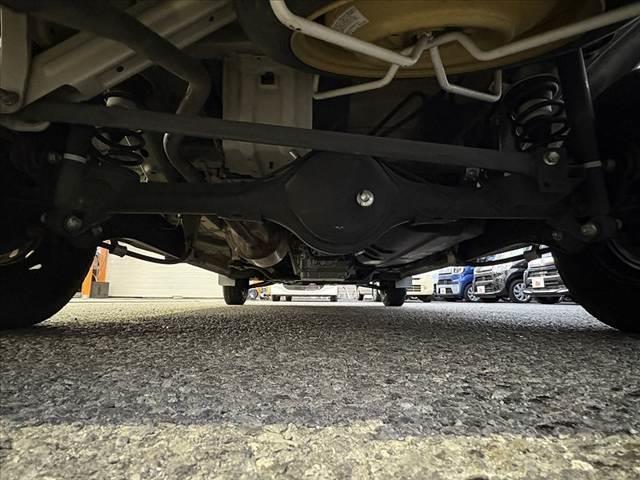 ＮＶ１００クリッパーバン ＤＸ　ＧＬセーフティパッケージ　禁煙車　ナビ　ＥＴＣ　リモコンキー　衝突軽減ブレーキ　踏み間違い防止　車線逸脱警報　パワステ　パワーウィンドウ　コーナーセンサー　Ａライト　横滑り防止　プライバシーガラス　電格ミラー　エアバック（41枚目）