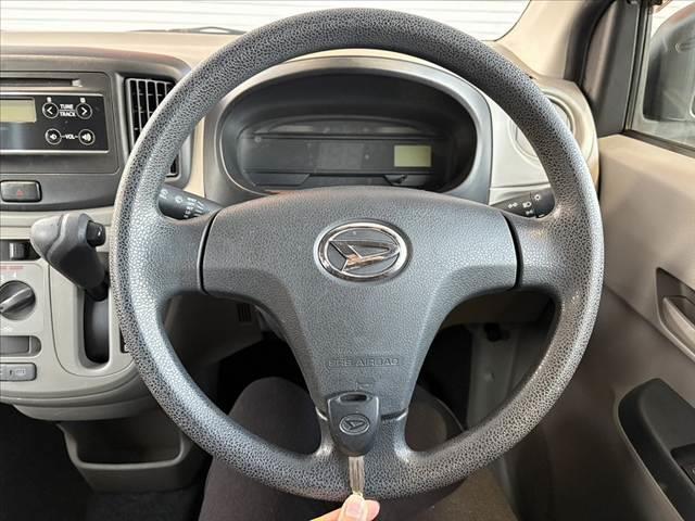 ミライース L 車検整備付 禁煙車 後期 エコアイドル キーレス ABS CDオーディオ SRSエアバッグ アクセサリーソケット ヘッドライトレベライザー セキュリティアラーム パワードアロック ファブリックシート(7枚目)