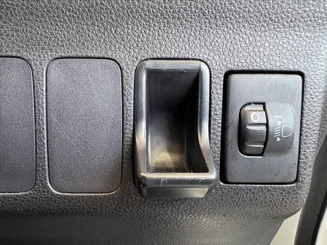 ミラ ＴＸ　車検整備付　禁煙車　後期　キーレス　ＥＴＣ　ラジオ　エアコン　ヘッドライトレベライザー　ＳＲＳエアバック　軽貨物　間欠ワイパー　セキュリティーアラーム　リアガラス熱線　最大積載量２００ＫＧマットバイザ（6枚目）