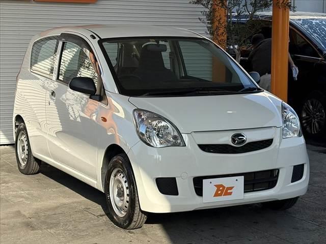 ミラ ＴＸ　車検整備付　禁煙車　後期　キーレス　ＥＴＣ　ラジオ　エアコン　ヘッドライトレベライザー　ＳＲＳエアバック　軽貨物　間欠ワイパー　セキュリティーアラーム　リアガラス熱線　最大積載量２００ＫＧマットバイザ（10枚目）