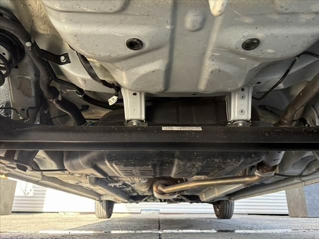 ミラ ＴＸ　車検整備付　禁煙車　後期　キーレス　ＥＴＣ　ラジオ　エアコン　ヘッドライトレベライザー　ＳＲＳエアバック　軽貨物　間欠ワイパー　セキュリティーアラーム　リアガラス熱線　最大積載量２００ＫＧマットバイザ（43枚目）