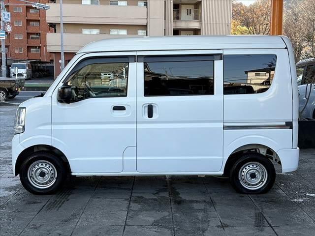 NV100クリッパーバン DX 車検整備付 禁煙車 中期 ナビ フルセグ キーレス スペアキー ABS SRSエアバッグ アクセサリーソケット ヘッドレスト一体シート Pガラス BT セキュリティマットバイザー ヘッドライトレベ(11枚目)