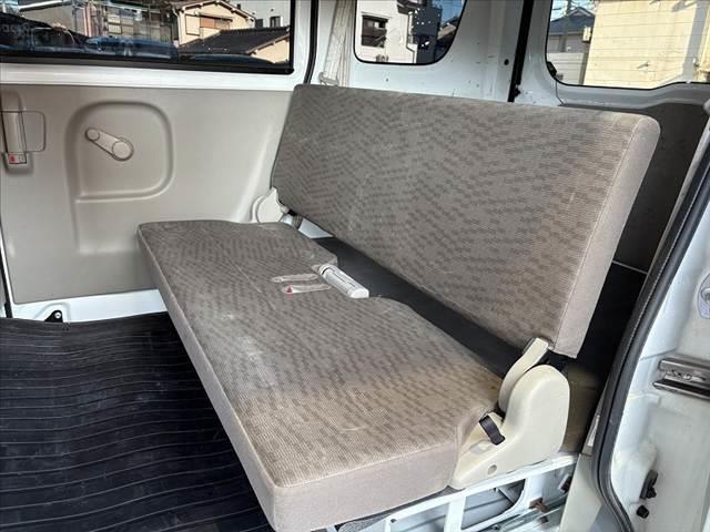 NV100クリッパーバン DX 車検整備付 禁煙車 中期 ナビ フルセグ キーレス スペアキー ABS SRSエアバッグ アクセサリーソケット ヘッドレスト一体シート Pガラス BT セキュリティマットバイザー ヘッドライトレベ(19枚目)