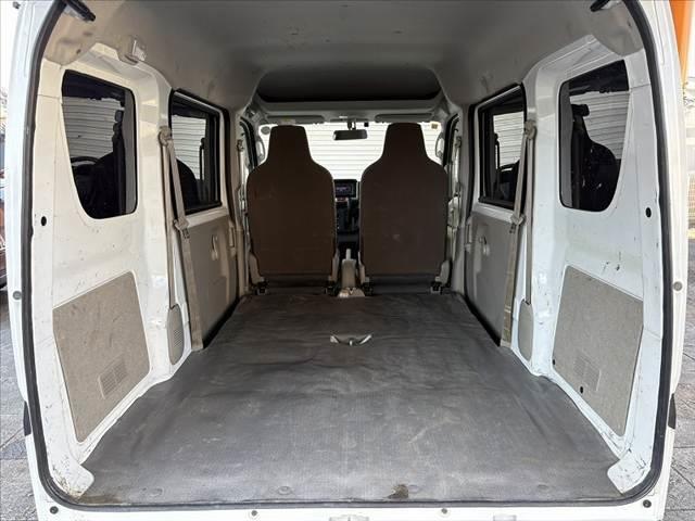 NV100クリッパーバン DX 車検整備付 禁煙車 中期 ナビ フルセグ キーレス スペアキー ABS SRSエアバッグ アクセサリーソケット ヘッドレスト一体シート Pガラス BT セキュリティマットバイザー ヘッドライトレベ(21枚目)