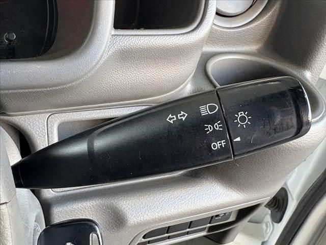 NV100クリッパーバン DX 車検整備付 禁煙車 中期 ナビ フルセグ キーレス スペアキー ABS SRSエアバッグ アクセサリーソケット ヘッドレスト一体シート Pガラス BT セキュリティマットバイザー ヘッドライトレベ(27枚目)