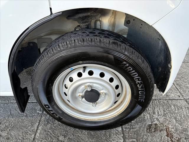 NV100クリッパーバン DX 車検整備付 禁煙車 中期 ナビ フルセグ キーレス スペアキー ABS SRSエアバッグ アクセサリーソケット ヘッドレスト一体シート Pガラス BT セキュリティマットバイザー ヘッドライトレベ(45枚目)