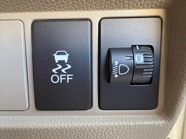 N-WGN C 車検整備付 禁煙車 後期 ETC ドラレコ 横滑防止 CDオーディオ ACソケット キーレス ベンチシート ヘッドライトレベライザー サイドバイザー フロアマット 電格ミラー SRSエアバッグ(3枚目)